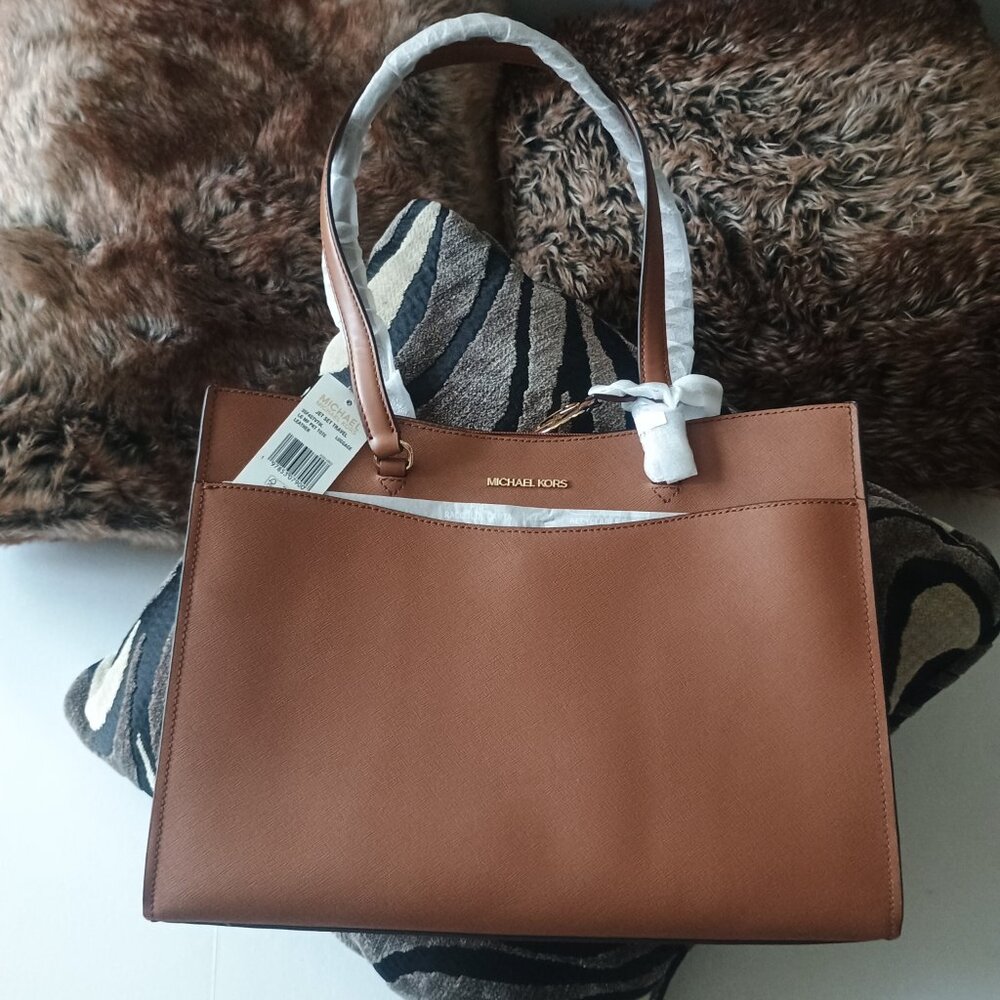 Micheal Kors Saffiano Leather Jet Set Travel tote- Authenticated Brand New - Picture 13 of 17